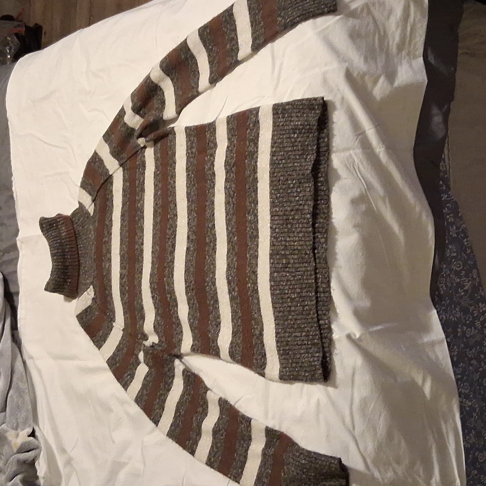 Arizona Jean Co. Brown & White Striped Turtleneck Sweater.